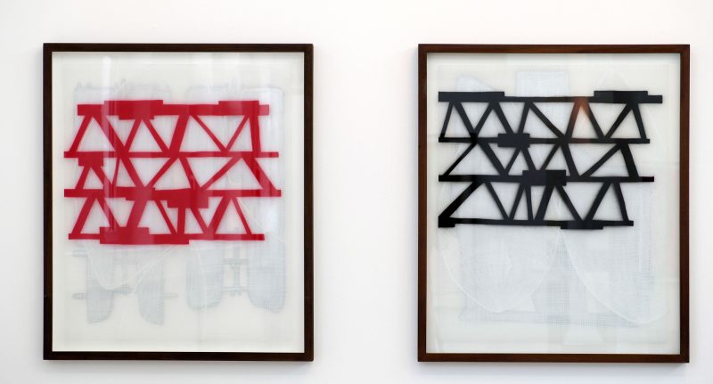 Links: Re-Entry, 110 x 94 cm, 2011; Rechts: The Ark, 110 x 94 cm, 2011